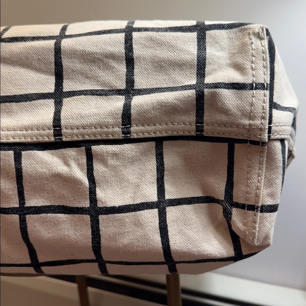 Madewell The Canvas Transport Tote in Windowpane Black - Picture 8 of 16